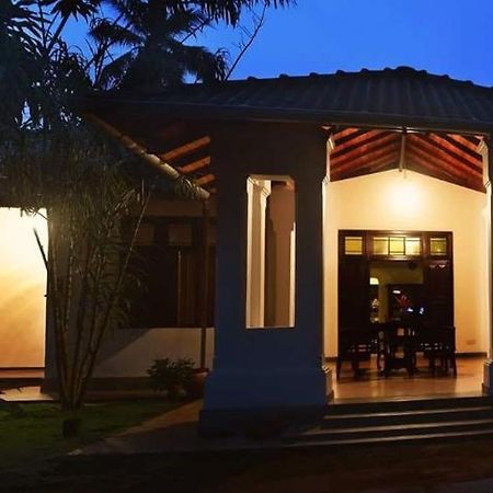 Villa Helvetia Galle Bagian luar foto