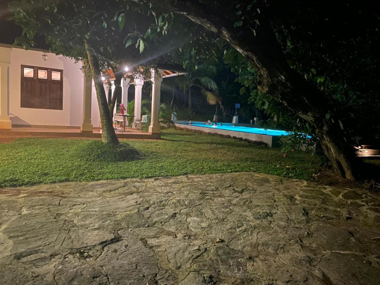 Villa Helvetia Galle Bagian luar foto