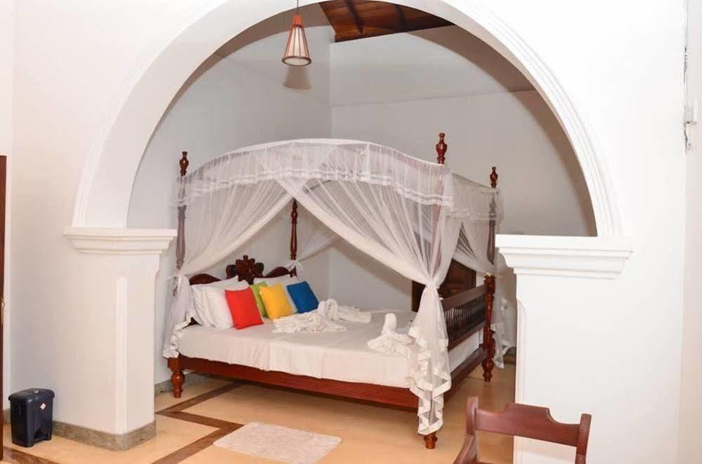 Villa Helvetia Galle Bagian luar foto